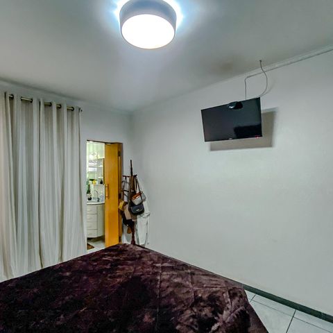 Casa à venda com 95m², 2 quartos e 2 vagasSuíte 1