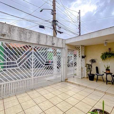 Casa à venda com 95m², 2 quartos e 2 vagasGaragem