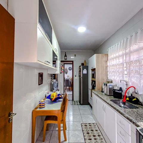 Casa à venda com 95m², 2 quartos e 2 vagasCozinha