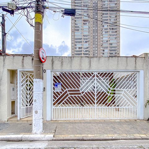 Casa à venda com 95m², 2 quartos e 2 vagasFachada - Plaquinha