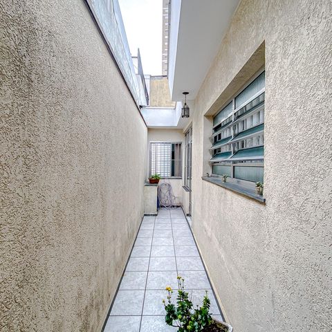 Casa à venda com 95m², 2 quartos e 2 vagasÁrea externa
