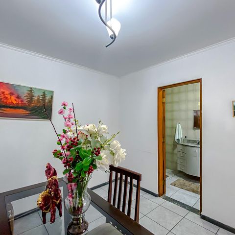 Casa à venda com 95m², 2 quartos e 2 vagasSuíte 2