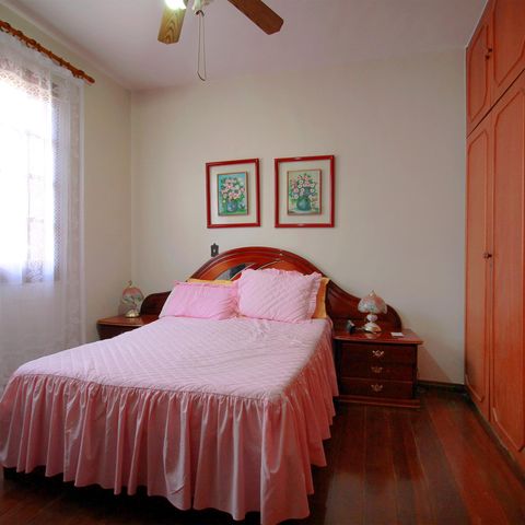Casa para alugar com 420m², 5 quartos e 4 vagasSuite