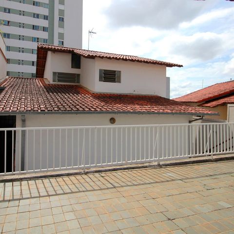 Casa para alugar com 420m², 5 quartos e 4 vagasQuintal