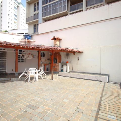 Casa para alugar com 420m², 5 quartos e 4 vagasQuintal