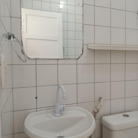 Casa à venda com 248m², 3 quartos e 2 vagas Casa à venda com 248m², 3 quartos e 2 vagasEdícula /Banheiro