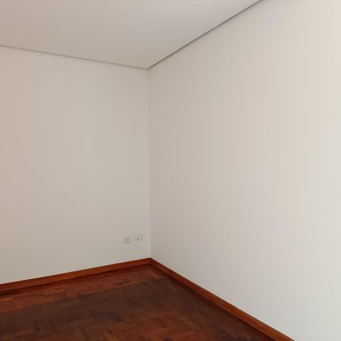 Casa à venda com 248m², 3 quartos e 2 vagas Casa à venda com 248m², 3 quartos e 2 vagasEdícula /Quarto