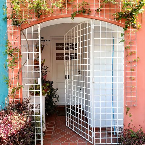 Casa à venda com 248m², 3 quartos e 2 vagas Casa à venda com 248m², 3 quartos e 2 vagasEntrada