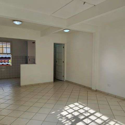 Casa à venda com 248m², 3 quartos e 2 vagas Casa à venda com 248m², 3 quartos e 2 vagasEdícula /Sala
