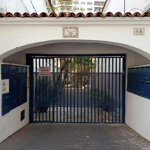 Casa à venda com 248m², 3 quartos e 2 vagas Casa à venda com 248m², 3 quartos e 2 vagasFachada/Vila de Casas