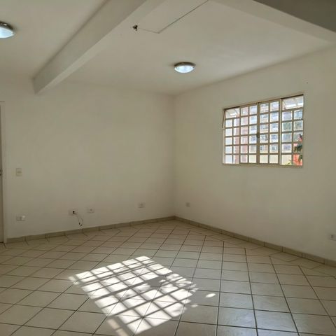 Casa à venda com 248m², 3 quartos e 2 vagas Casa à venda com 248m², 3 quartos e 2 vagasEdícula /Sala