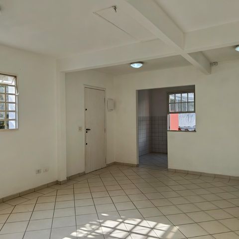 Casa à venda com 248m², 3 quartos e 2 vagas Casa à venda com 248m², 3 quartos e 2 vagasEdícula /Sala