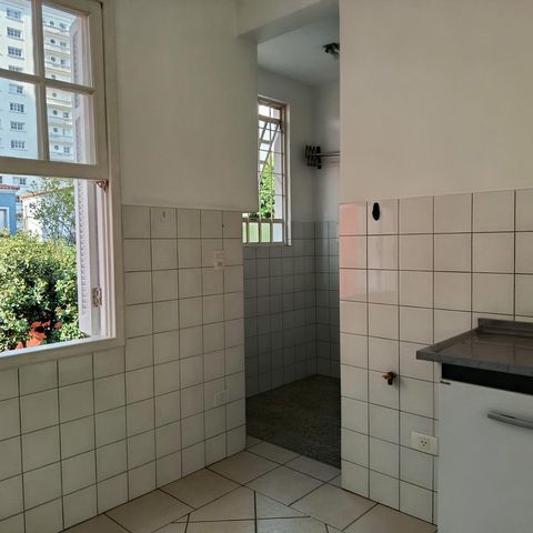 Casa à venda com 248m², 3 quartos e 2 vagas Casa à venda com 248m², 3 quartos e 2 vagasEdícula /cozinha