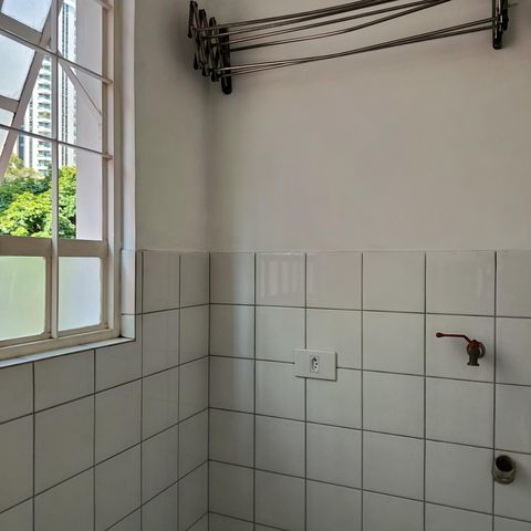 Casa à venda com 248m², 3 quartos e 2 vagas Casa à venda com 248m², 3 quartos e 2 vagasEdícula /Lavanderia