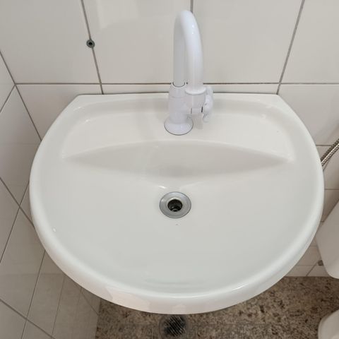 Casa à venda com 248m², 3 quartos e 2 vagas Casa à venda com 248m², 3 quartos e 2 vagasEdícula /Banheiro