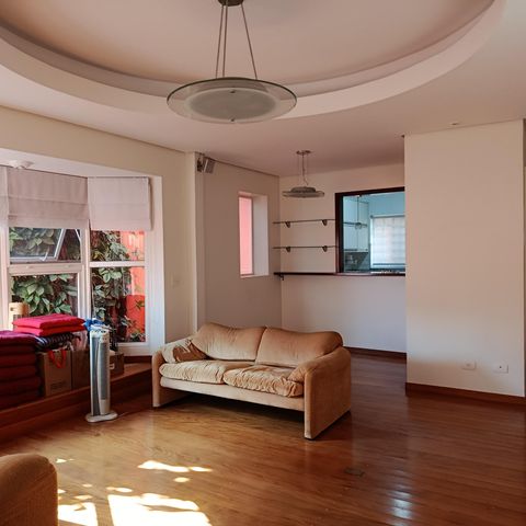Casa à venda com 248m², 3 quartos e 2 vagas Casa à venda com 248m², 3 quartos e 2 vagasSala