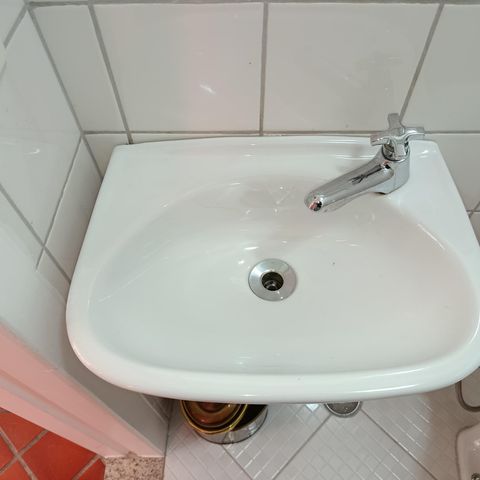 Casa à venda com 248m², 3 quartos e 2 vagas Casa à venda com 248m², 3 quartos e 2 vagasBanheiro