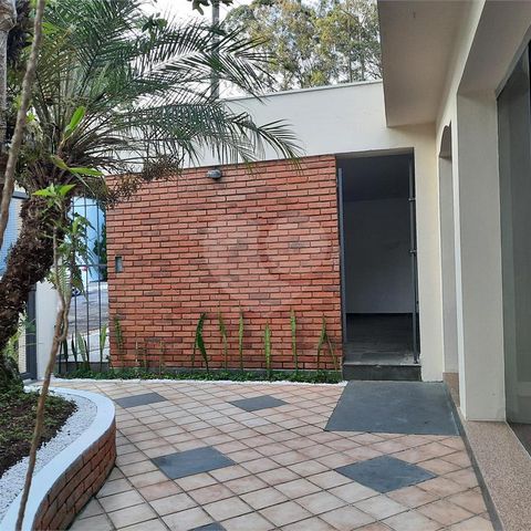 Casa à venda com 220m², 3 quartos e 3 vagas