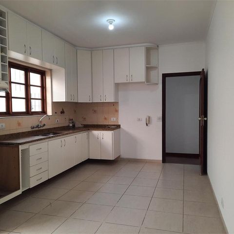 Casa à venda com 220m², 3 quartos e 3 vagas