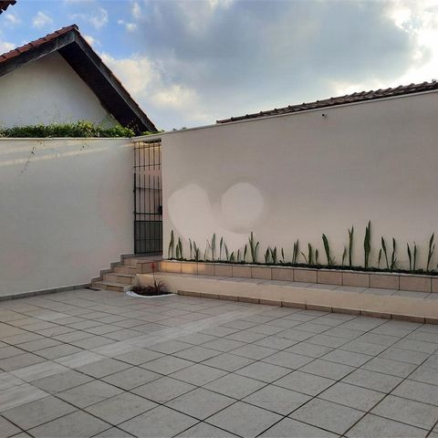 Casa à venda com 220m², 3 quartos e 3 vagas