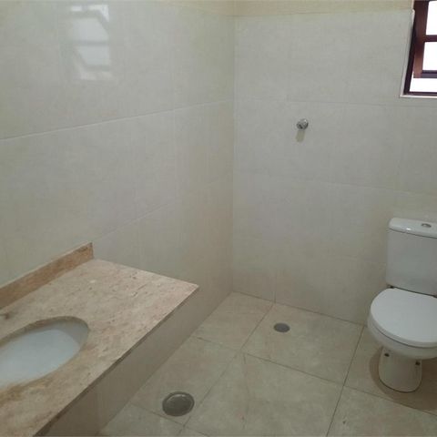 Casa à venda com 220m², 3 quartos e 3 vagas