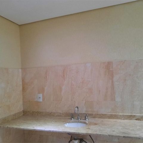 Casa à venda com 220m², 3 quartos e 3 vagas