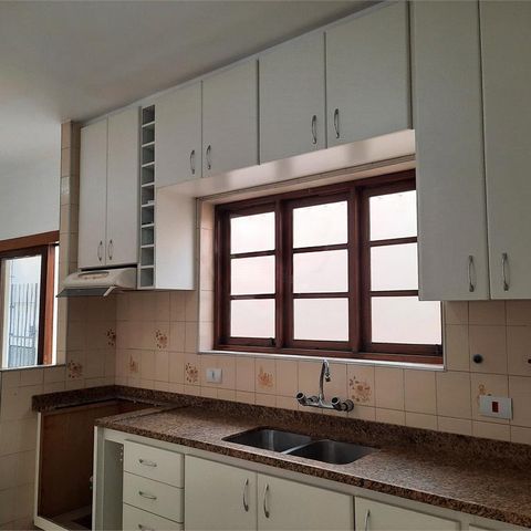 Casa à venda com 220m², 3 quartos e 3 vagas