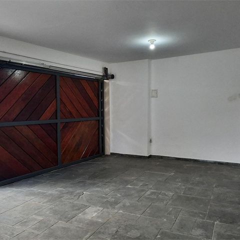 Casa à venda com 220m², 3 quartos e 3 vagas