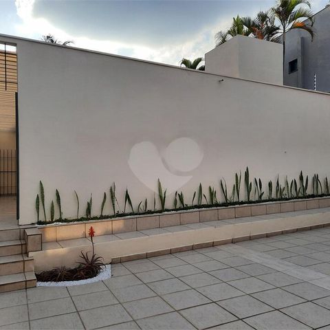 Casa à venda com 220m², 3 quartos e 3 vagas