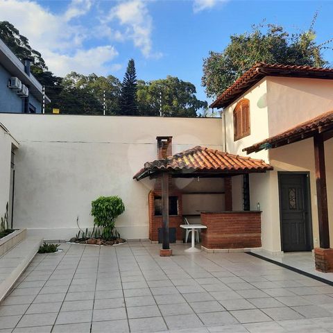 Casa à venda com 220m², 3 quartos e 3 vagas