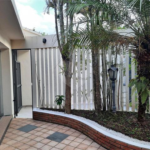 Casa à venda com 220m², 3 quartos e 3 vagas