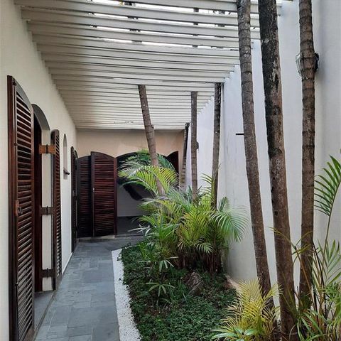 Casa à venda com 220m², 3 quartos e 3 vagas