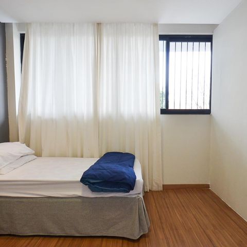 Casa à venda com 420m², 6 quartos e 2 vagas Casa à venda com 420m², 6 quartos e 2 vagasQuarto 4