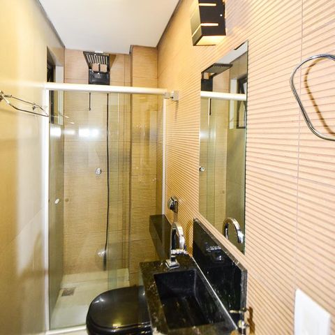 Casa à venda com 420m², 6 quartos e 2 vagas Casa à venda com 420m², 6 quartos e 2 vagasBanheiro social 3