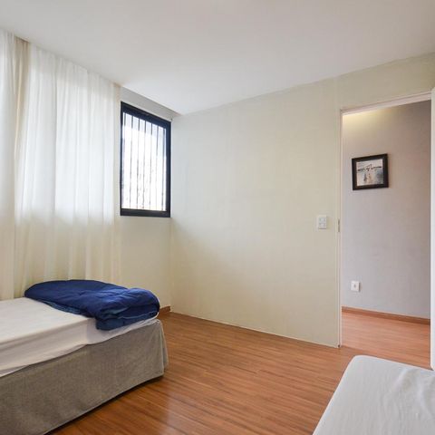 Casa à venda com 420m², 6 quartos e 2 vagas Casa à venda com 420m², 6 quartos e 2 vagasQuarto 4