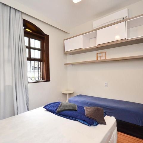 Casa à venda com 420m², 6 quartos e 2 vagas Casa à venda com 420m², 6 quartos e 2 vagasQuarto 2