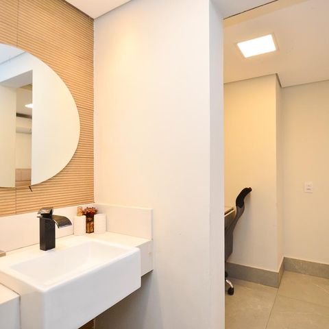 Casa à venda com 420m², 6 quartos e 2 vagas Casa à venda com 420m², 6 quartos e 2 vagasBanheiro social 2