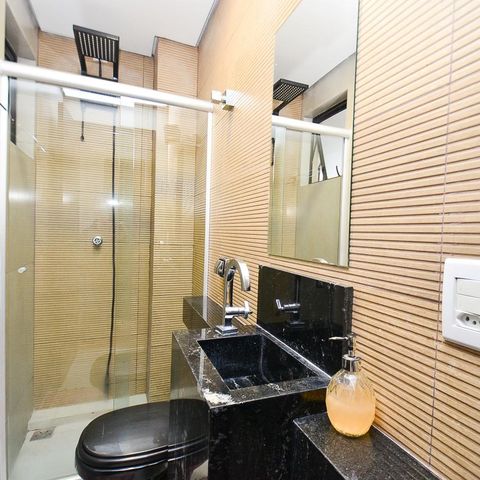 Casa à venda com 420m², 6 quartos e 2 vagas Casa à venda com 420m², 6 quartos e 2 vagasBanheiro social 3