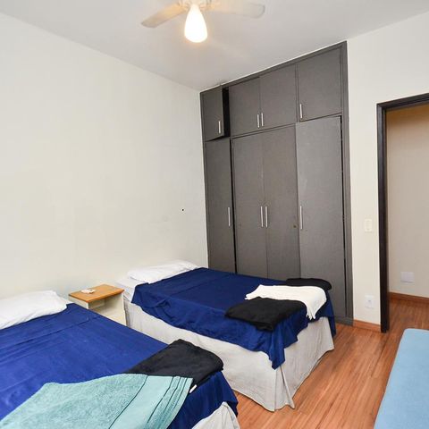Casa à venda com 420m², 6 quartos e 2 vagas Casa à venda com 420m², 6 quartos e 2 vagasQuarto 3