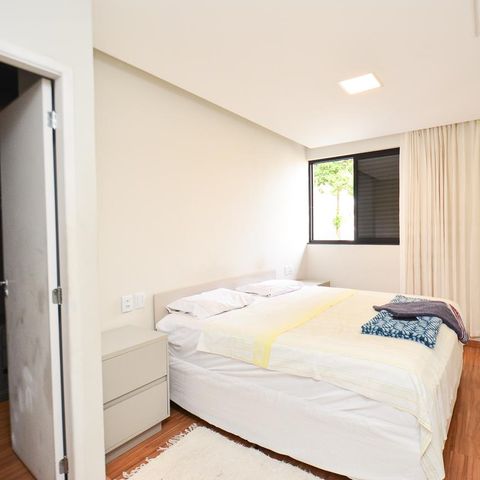 Casa à venda com 420m², 6 quartos e 2 vagas Casa à venda com 420m², 6 quartos e 2 vagasSuite