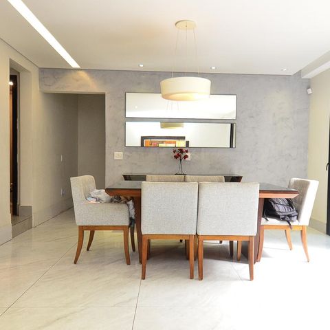 Casa à venda com 420m², 6 quartos e 2 vagas Casa à venda com 420m², 6 quartos e 2 vagasSala