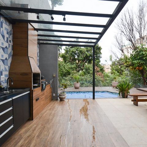 Casa à venda com 420m², 6 quartos e 2 vagas Casa à venda com 420m², 6 quartos e 2 vagasÁrea Externa