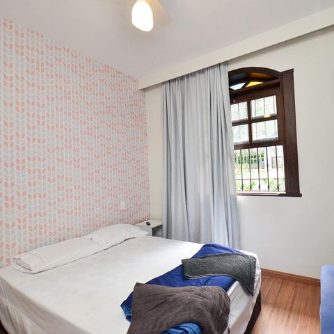Casa à venda com 420m², 6 quartos e 2 vagas Casa à venda com 420m², 6 quartos e 2 vagasQuarto 2