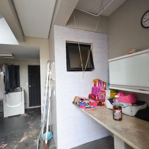 Casa à venda com 420m², 6 quartos e 2 vagas Casa à venda com 420m², 6 quartos e 2 vagasÁrea de Serviço
