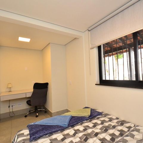 Casa à venda com 420m², 6 quartos e 2 vagas Casa à venda com 420m², 6 quartos e 2 vagasQuarto 1