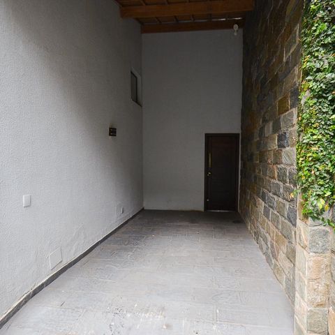 Casa à venda com 420m², 6 quartos e 2 vagas Casa à venda com 420m², 6 quartos e 2 vagasGaragem