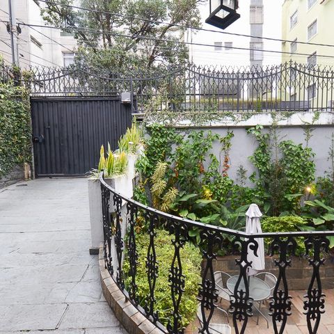 Casa à venda com 420m², 6 quartos e 2 vagas Casa à venda com 420m², 6 quartos e 2 vagasGaragem