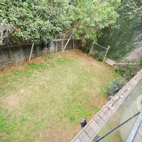 Casa à venda com 420m², 6 quartos e 2 vagas Casa à venda com 420m², 6 quartos e 2 vagasÁrea Externa