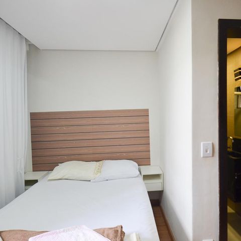 Casa à venda com 420m², 6 quartos e 2 vagas Casa à venda com 420m², 6 quartos e 2 vagasQuarto 5
