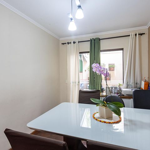 Casa à venda com 86m², 3 quartos e 2 vagas Casa à venda com 86m², 3 quartos e 2 vagasSala